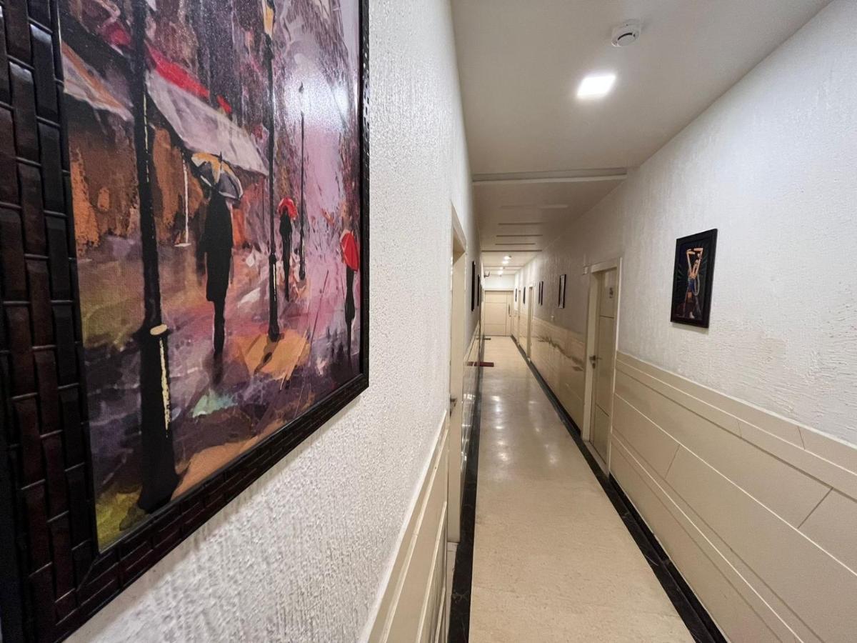 آغْرا Hotel Sahib'S Red Carpet - Family & Corporate Hotel Chain المظهر الخارجي الصورة