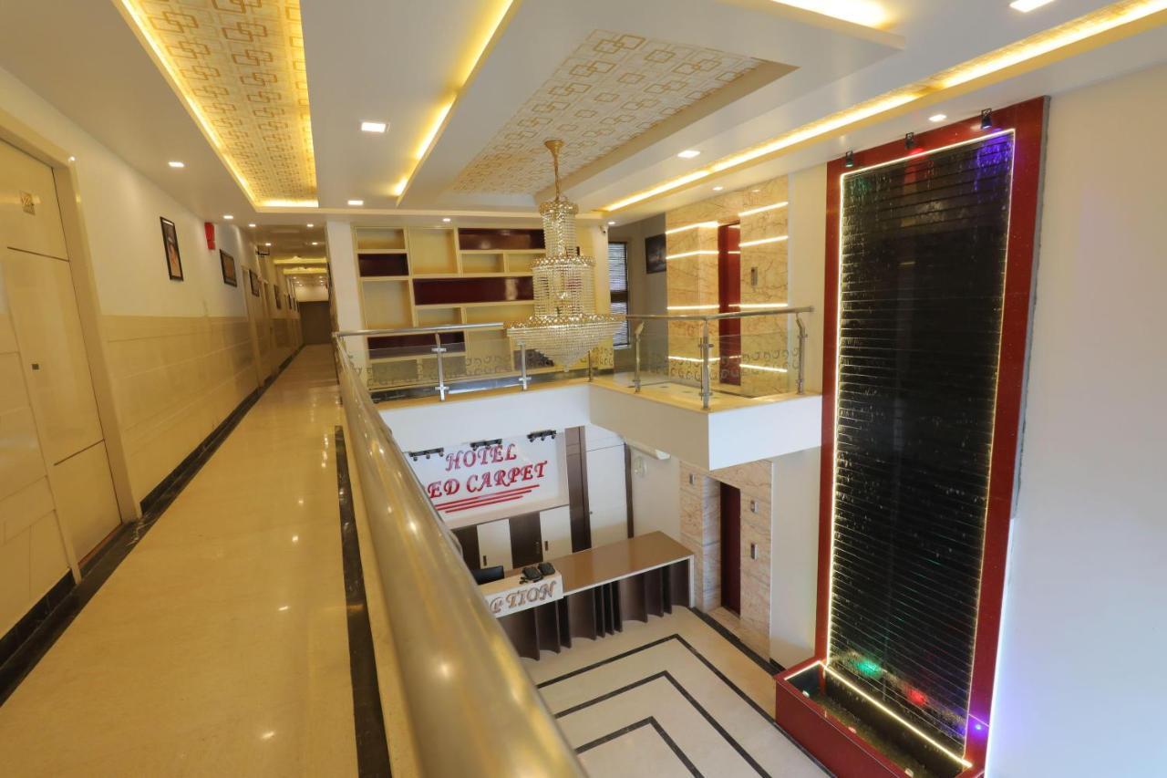 آغْرا Hotel Sahib'S Red Carpet - Family & Corporate Hotel Chain المظهر الخارجي الصورة